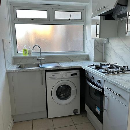 Cozy Room For Single Use Londra Exterior foto
